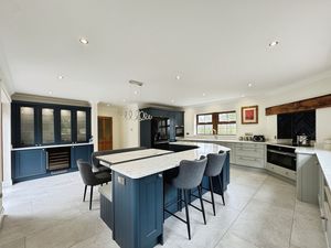 Photo 21- click for photo gallery